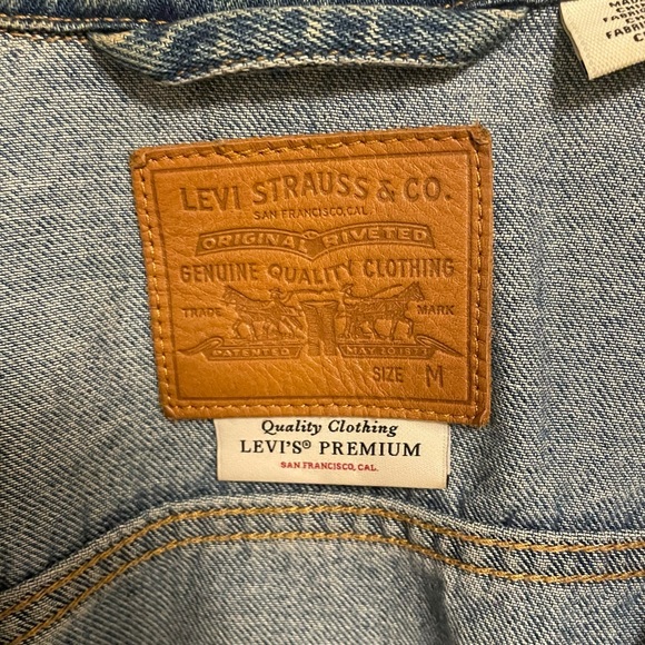 Levi’s Jean Jacket • Trucker • Oversized - Picture 5 of 5